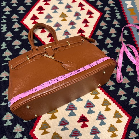 Tuscany Leather Bag with gold hardware - Picture 8 of 16